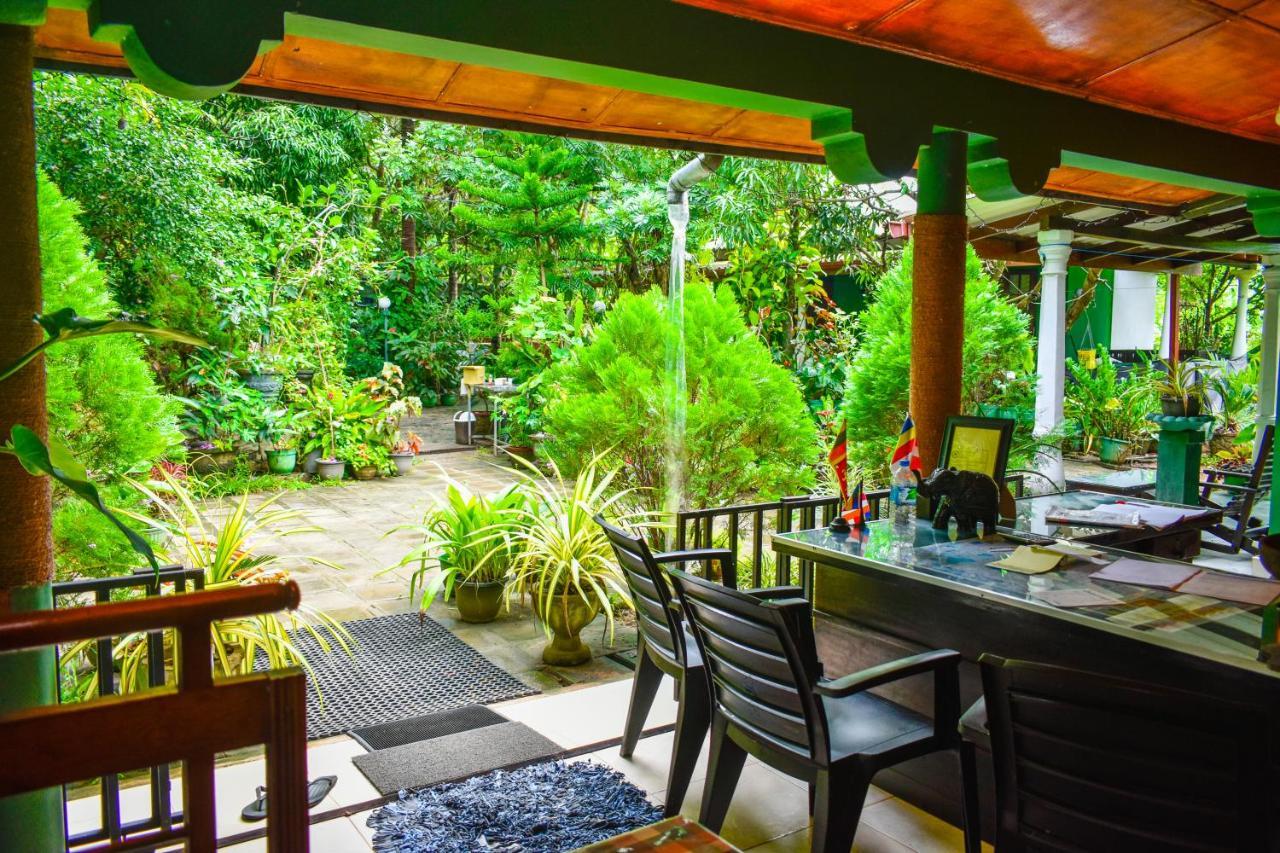 Homestay Sigiri Rock Side *